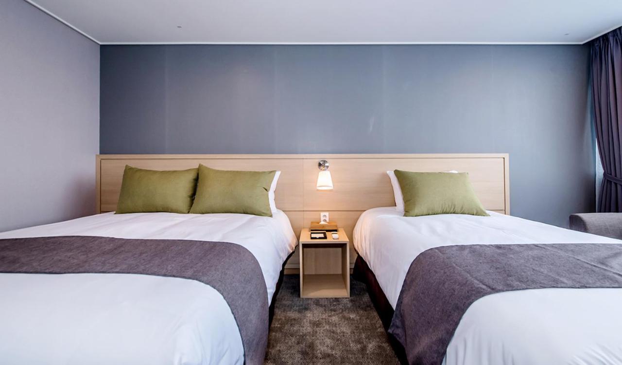 Hotel Shalom Jeju Exteriör bild