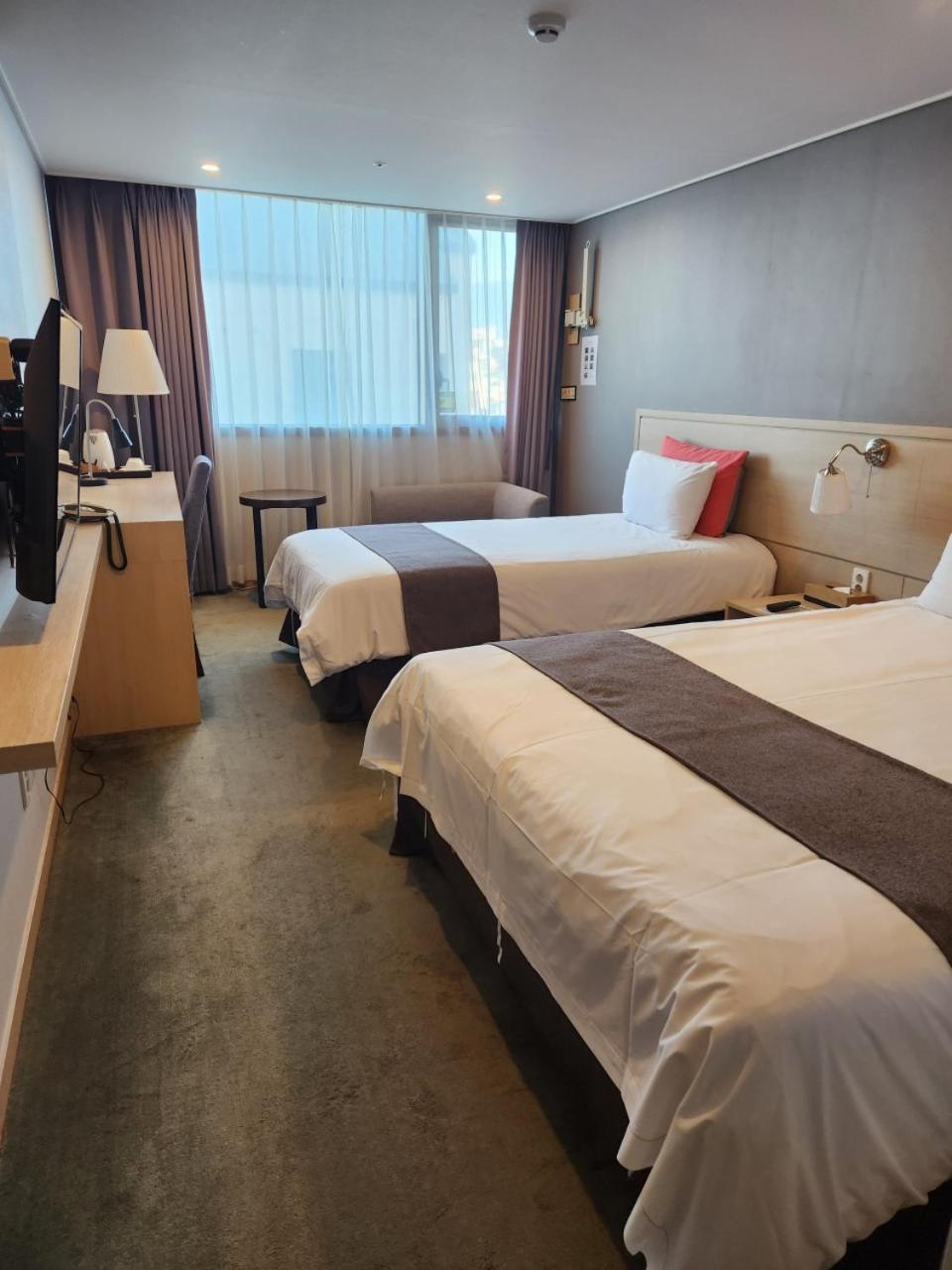 Hotel Shalom Jeju Exteriör bild