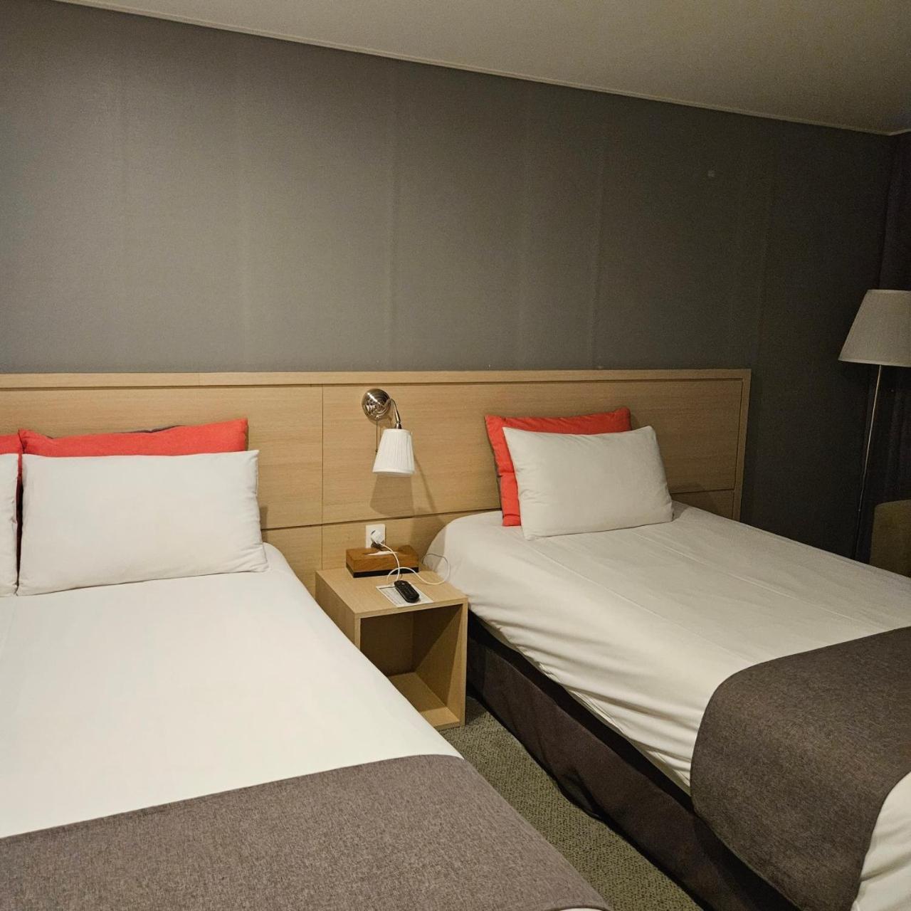 Hotel Shalom Jeju Exteriör bild